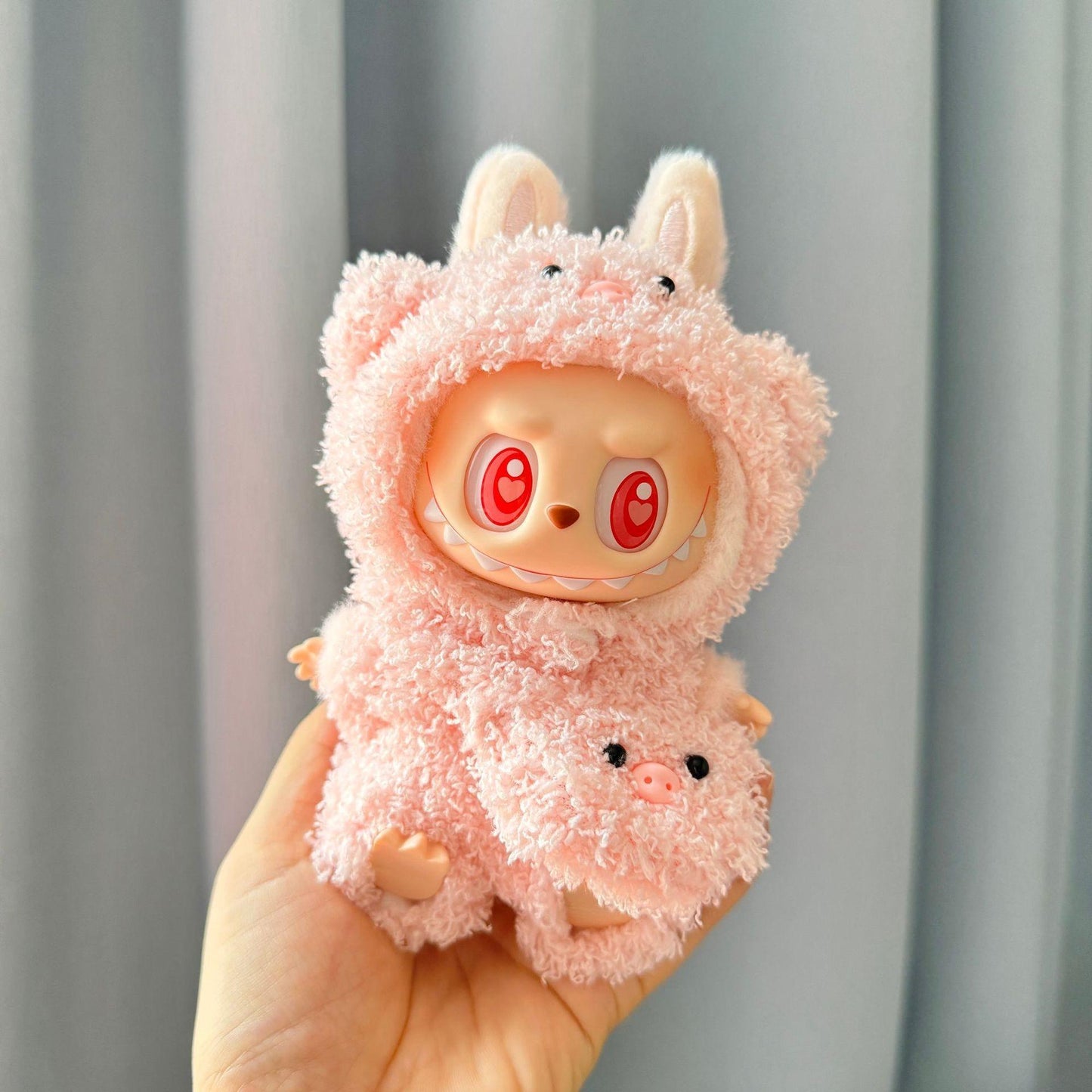 Piggy Doll Outfit – Handmade Pink Plush Romper with 3D Snout & Mini Pig Pocket | Cute Animal Doll Clothes for bubu Collectible